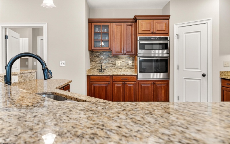 4881 Woods Edge Lane, Morgantown, West Virginia 26508, 5 Bedrooms Bedrooms, 10 Rooms Rooms,4 BathroomsBathrooms,Single Family Detached,For Sale,Woods Edge,10163764