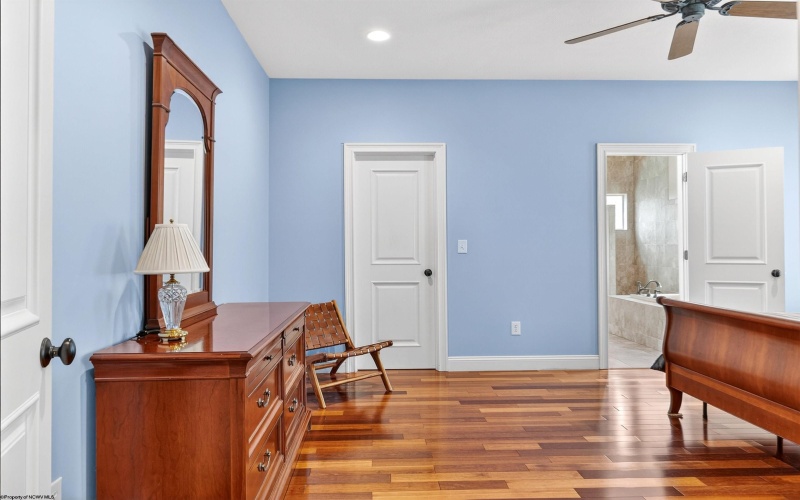 4881 Woods Edge Lane, Morgantown, West Virginia 26508, 5 Bedrooms Bedrooms, 10 Rooms Rooms,4 BathroomsBathrooms,Single Family Detached,For Sale,Woods Edge,10163764