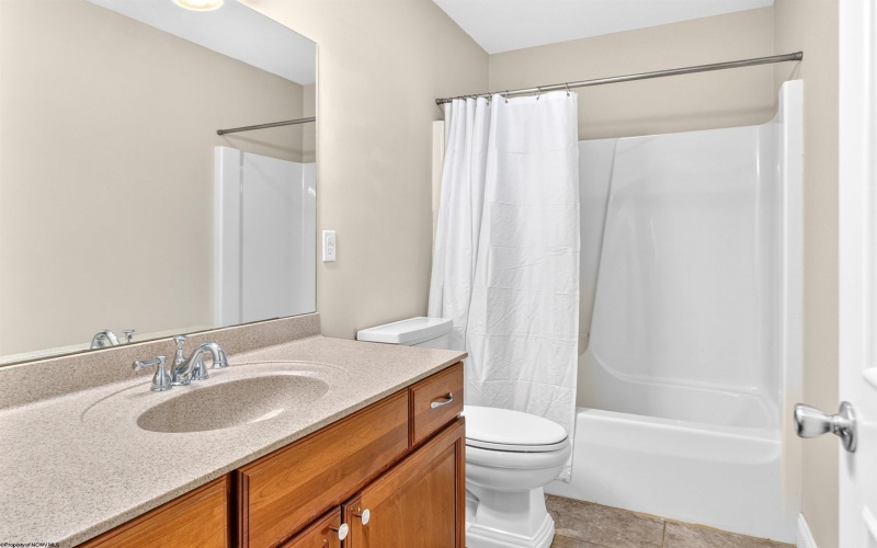 4881 Woods Edge Lane, Morgantown, West Virginia 26508, 5 Bedrooms Bedrooms, 10 Rooms Rooms,4 BathroomsBathrooms,Single Family Detached,For Sale,Woods Edge,10163764