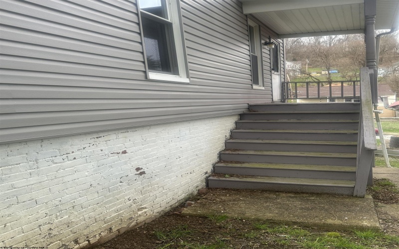 410 High Street, Clarksburg, West Virginia 26301, 2 Bedrooms Bedrooms, 5 Rooms Rooms,1 BathroomBathrooms,Single Family Detached,For Sale,High,10163750 410 High Street, Clarksburg, West Virginia 26301, 2 Bedrooms Bedrooms, 5 Rooms Rooms,1 BathroomBathrooms,Single Family Detached,For Sale,High,10163750