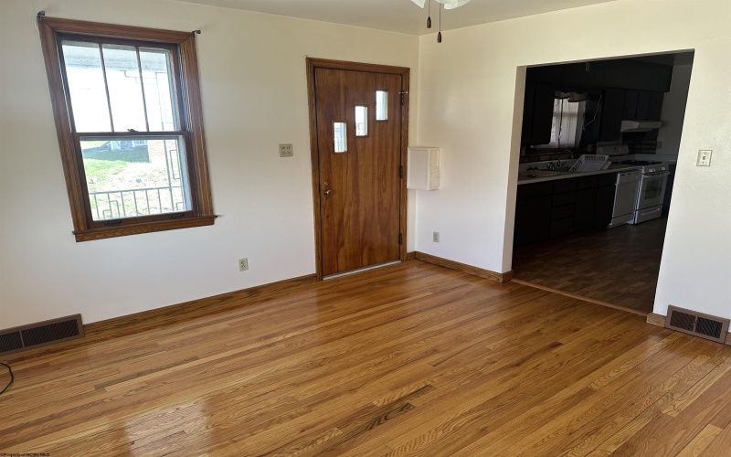 1635 20th Street, Clarksburg, West Virginia 26301, 2 Bedrooms Bedrooms, 5 Rooms Rooms,1 BathroomBathrooms,Single Family Detached,For Sale,20th,10163749