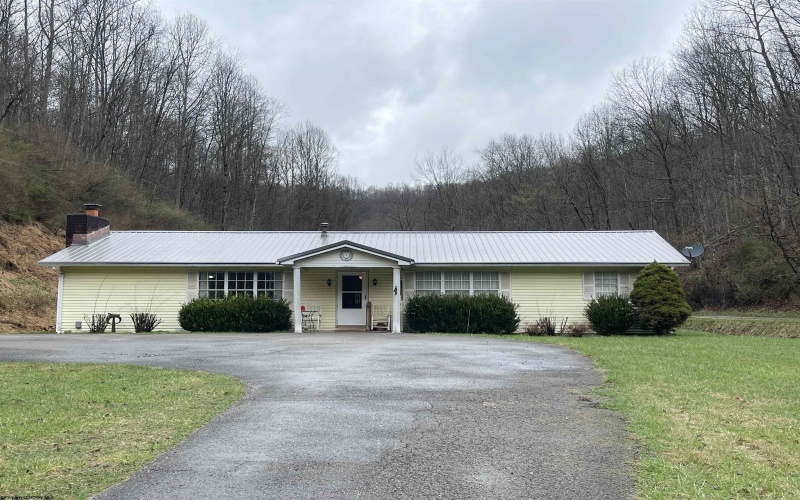 1048 Talkington Fork, Center Point, West Virginia 26339, 3 Bedrooms Bedrooms, 6 Rooms Rooms,2 BathroomsBathrooms,Single Family Detached,For Sale,Talkington,10163763