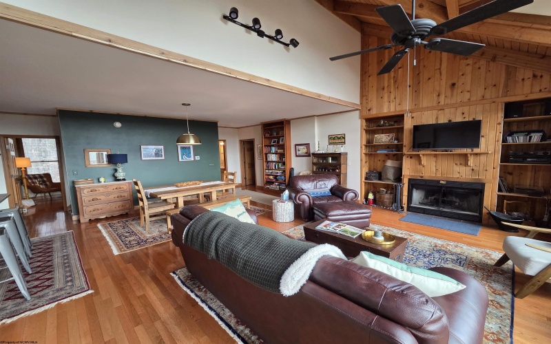 111 Treetop Lane, Davis, West Virginia 26260, 3 Bedrooms Bedrooms, 6 Rooms Rooms,3 BathroomsBathrooms,Single Family Detached,For Sale,Treetop,10163758