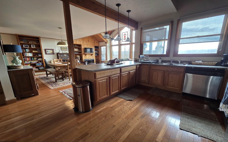 111 Treetop Lane, Davis, West Virginia 26260, 3 Bedrooms Bedrooms, 6 Rooms Rooms,3 BathroomsBathrooms,Single Family Detached,For Sale,Treetop,10163758