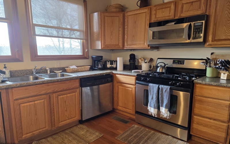 111 Treetop Lane, Davis, West Virginia 26260, 3 Bedrooms Bedrooms, 6 Rooms Rooms,3 BathroomsBathrooms,Single Family Detached,For Sale,Treetop,10163758