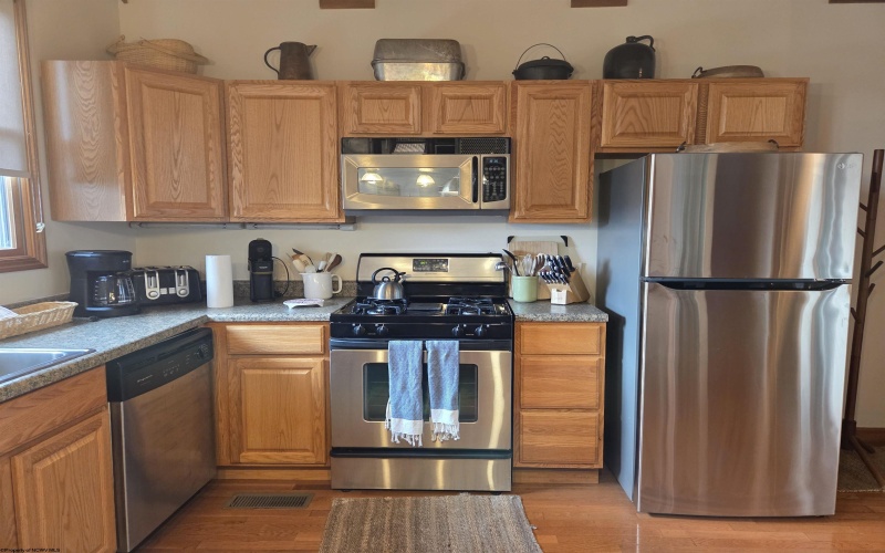 111 Treetop Lane, Davis, West Virginia 26260, 3 Bedrooms Bedrooms, 6 Rooms Rooms,3 BathroomsBathrooms,Single Family Detached,For Sale,Treetop,10163758