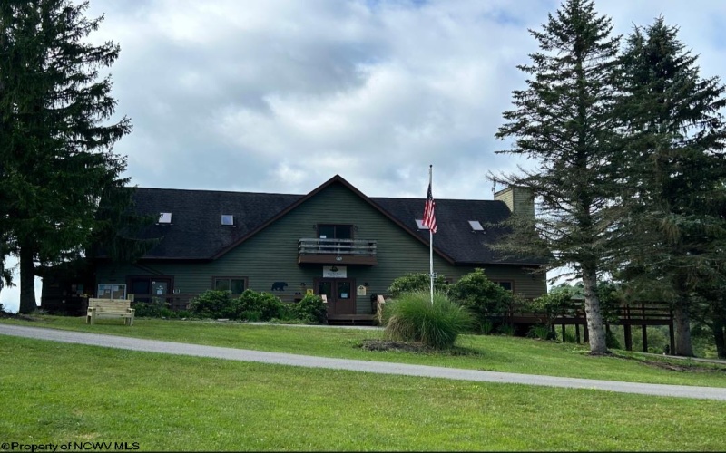 111 Treetop Lane, Davis, West Virginia 26260, 3 Bedrooms Bedrooms, 6 Rooms Rooms,3 BathroomsBathrooms,Single Family Detached,For Sale,Treetop,10163758