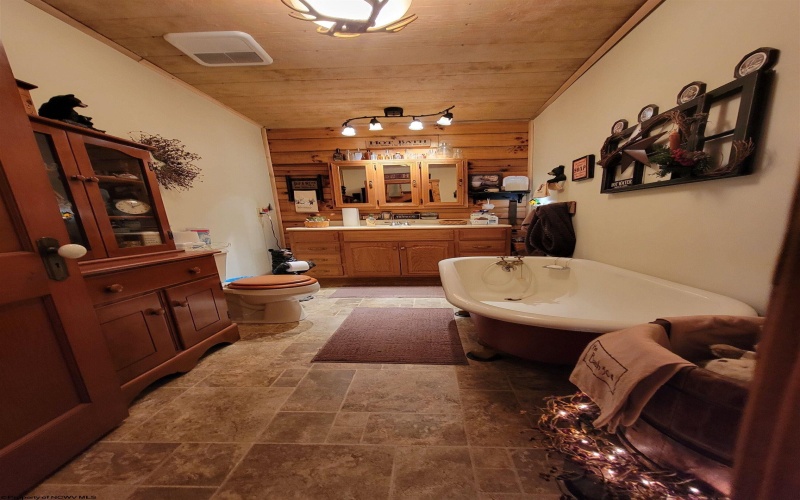 111 Cravens Run, Elkins, West Virginia 26421, 3 Bedrooms Bedrooms, 6 Rooms Rooms,2 BathroomsBathrooms,Single Family Detached,For Sale,Cravens,10163757