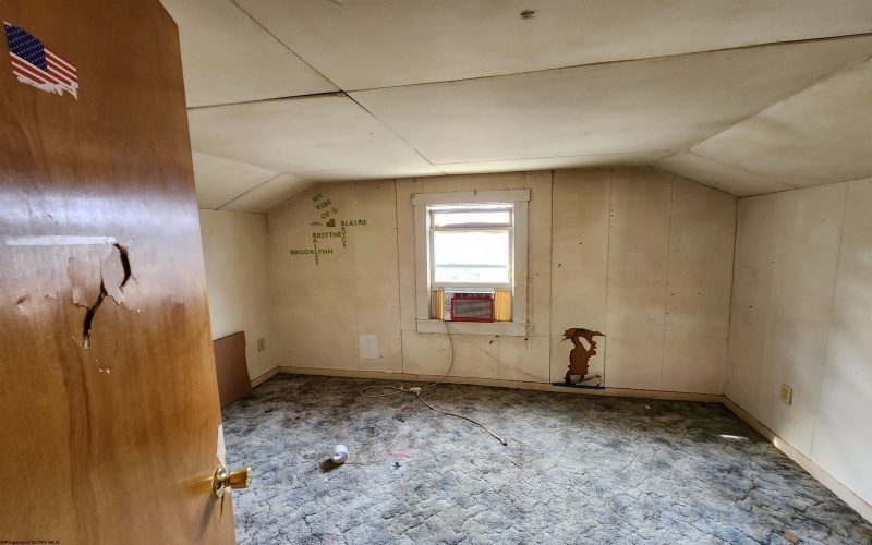 69 Maple Lake Court, Bridgeport, West Virginia 26330, 3 Bedrooms Bedrooms, 7 Rooms Rooms,1 BathroomBathrooms,Single Family Detached,For Sale,Maple Lake,10163756