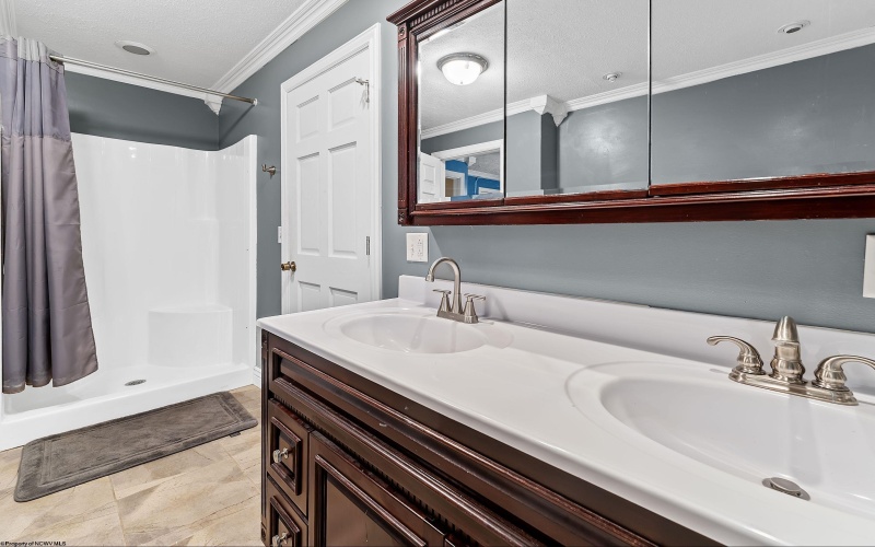 1414 Center Hill Street, Morgantown, West Virginia 26505, 5 Bedrooms Bedrooms, 13 Rooms Rooms,4 BathroomsBathrooms,Single Family Detached,For Sale,Center Hill,10163755