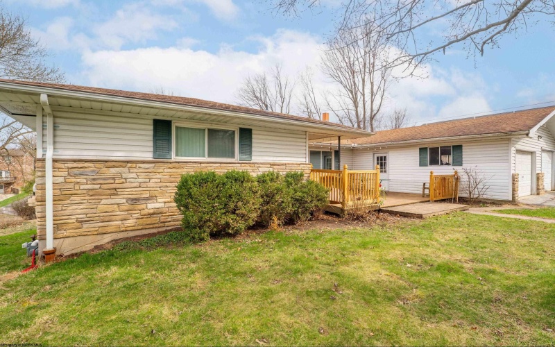 1414 Center Hill Street, Morgantown, West Virginia 26505, 5 Bedrooms Bedrooms, 13 Rooms Rooms,4 BathroomsBathrooms,Single Family Detached,For Sale,Center Hill,10163755