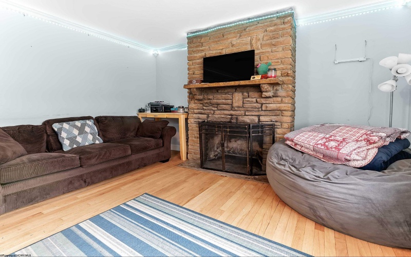 1414 Center Hill Street, Morgantown, West Virginia 26505, 5 Bedrooms Bedrooms, 13 Rooms Rooms,4 BathroomsBathrooms,Single Family Detached,For Sale,Center Hill,10163755