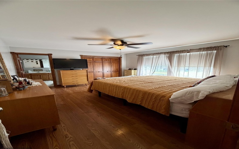 52 Murray Lane, Reedsville, West Virginia 26547, 4 Bedrooms Bedrooms, 7 Rooms Rooms,3 BathroomsBathrooms,Single Family Detached,For Sale,Murray,10163753