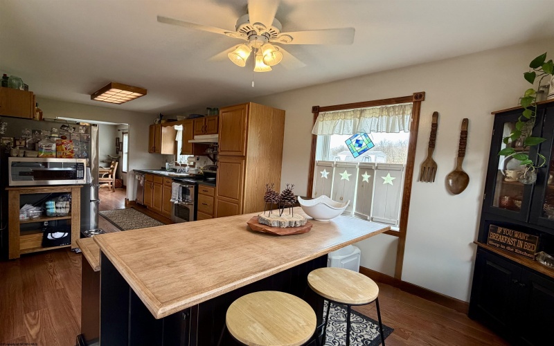 52 Murray Lane, Reedsville, West Virginia 26547, 4 Bedrooms Bedrooms, 7 Rooms Rooms,3 BathroomsBathrooms,Single Family Detached,For Sale,Murray,10163753