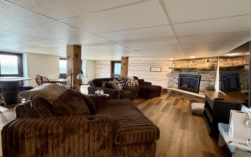 52 Murray Lane, Reedsville, West Virginia 26547, 4 Bedrooms Bedrooms, 7 Rooms Rooms,3 BathroomsBathrooms,Single Family Detached,For Sale,Murray,10163753