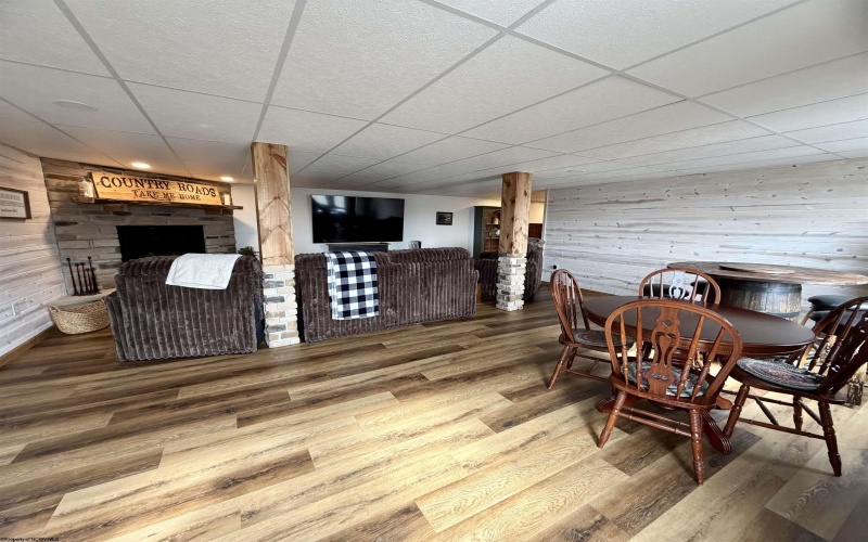 52 Murray Lane, Reedsville, West Virginia 26547, 4 Bedrooms Bedrooms, 7 Rooms Rooms,3 BathroomsBathrooms,Single Family Detached,For Sale,Murray,10163753