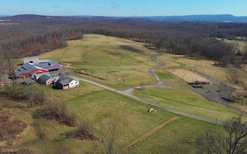 301 Dinkenberger Road, Kingwood, West Virginia 26537, 4 Bedrooms Bedrooms, 11 Rooms Rooms,3 BathroomsBathrooms,Single Family Detached,For Sale,Dinkenberger,10163754