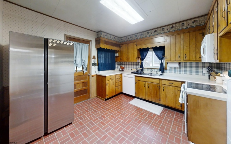 763 Traction Avenue, Monongah, West Virginia 26554, 3 Bedrooms Bedrooms, 8 Rooms Rooms,3 BathroomsBathrooms,Single Family Detached,For Sale,Traction,10163762