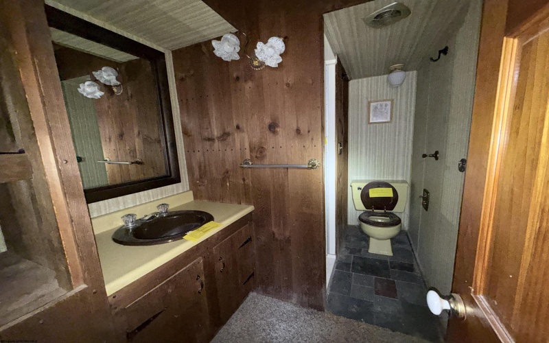 127 Bridge Street, Monongah, West Virginia 26554, 2 Bedrooms Bedrooms, 5 Rooms Rooms,2 BathroomsBathrooms,Single Family Detached,For Sale,Bridge,10163783