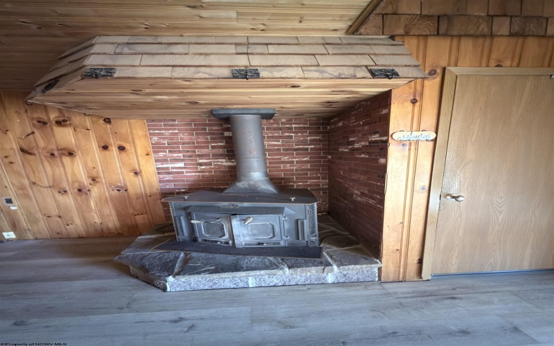 127 Bridge Street, Monongah, West Virginia 26554, 2 Bedrooms Bedrooms, 5 Rooms Rooms,2 BathroomsBathrooms,Single Family Detached,For Sale,Bridge,10163783