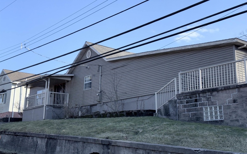 127 Bridge Street, Monongah, West Virginia 26554, 2 Bedrooms Bedrooms, 5 Rooms Rooms,2 BathroomsBathrooms,Single Family Detached,For Sale,Bridge,10163783