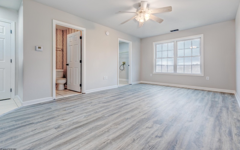 611 Vista Oaks Drive, Fairmont, West Virginia 26554, 3 Bedrooms Bedrooms, 9 Rooms Rooms,3 BathroomsBathrooms,Single Family Attached,For Sale,Vista Oaks,10163771