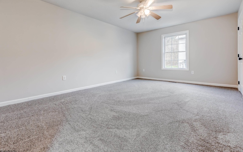 611 Vista Oaks Drive, Fairmont, West Virginia 26554, 3 Bedrooms Bedrooms, 9 Rooms Rooms,3 BathroomsBathrooms,Single Family Attached,For Sale,Vista Oaks,10163771