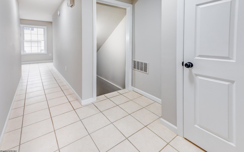 611 Vista Oaks Drive, Fairmont, West Virginia 26554, 3 Bedrooms Bedrooms, 9 Rooms Rooms,3 BathroomsBathrooms,Single Family Attached,For Sale,Vista Oaks,10163771