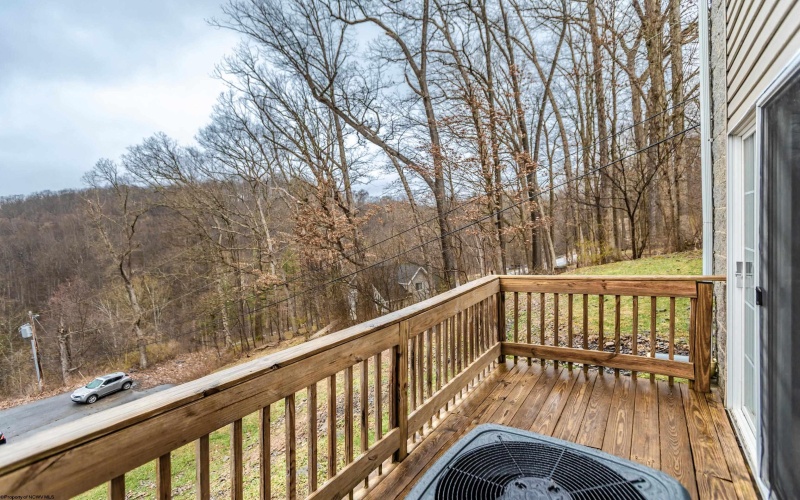 611 Vista Oaks Drive, Fairmont, West Virginia 26554, 3 Bedrooms Bedrooms, 9 Rooms Rooms,3 BathroomsBathrooms,Single Family Attached,For Sale,Vista Oaks,10163771