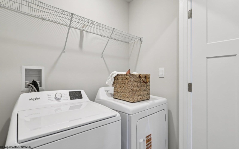 28 Erow Street, Fairmont, West Virginia 26554, 3 Bedrooms Bedrooms, 5 Rooms Rooms,2 BathroomsBathrooms,Single Family Attached,For Sale,Erow,10163781