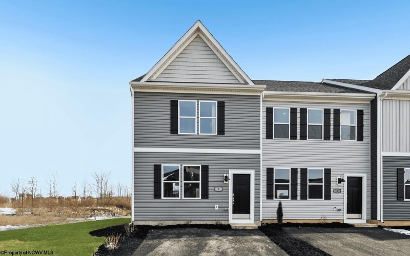 28 Erow Street, Fairmont, West Virginia 26554, 3 Bedrooms Bedrooms, 5 Rooms Rooms,2 BathroomsBathrooms,Single Family Attached,For Sale,Erow,10163781