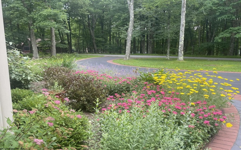 357 Betony Lane, Terra Alta, West Virginia 26764, 3 Bedrooms Bedrooms, 8 Rooms Rooms,2 BathroomsBathrooms,Single Family Detached,For Sale,Betony,10163780