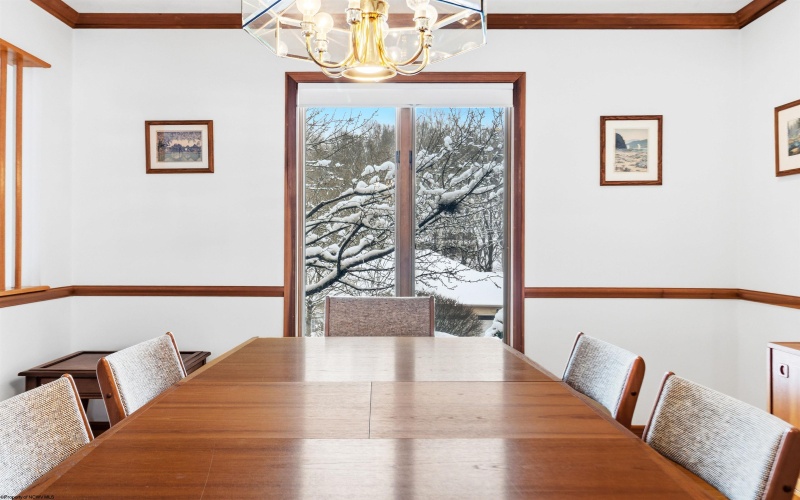 959 Southpoint Circle, Morgantown, West Virginia 26505, 6 Bedrooms Bedrooms, 10 Rooms Rooms,3 BathroomsBathrooms,Single Family Detached,For Sale,Southpoint,10163769