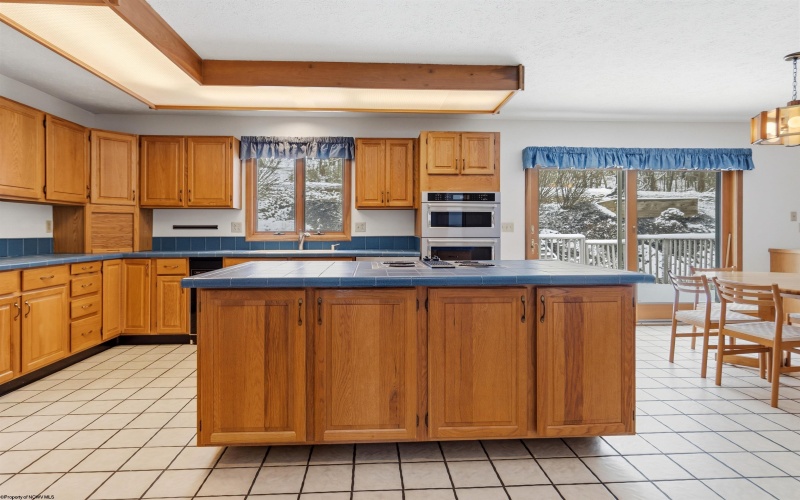 959 Southpoint Circle, Morgantown, West Virginia 26505, 6 Bedrooms Bedrooms, 10 Rooms Rooms,3 BathroomsBathrooms,Single Family Detached,For Sale,Southpoint,10163769