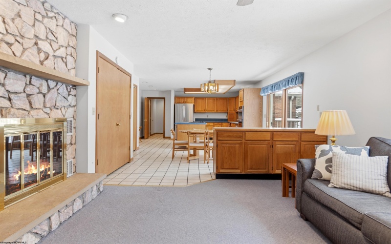 959 Southpoint Circle, Morgantown, West Virginia 26505, 6 Bedrooms Bedrooms, 10 Rooms Rooms,3 BathroomsBathrooms,Single Family Detached,For Sale,Southpoint,10163769