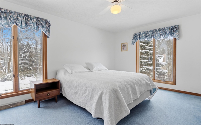 959 Southpoint Circle, Morgantown, West Virginia 26505, 6 Bedrooms Bedrooms, 10 Rooms Rooms,3 BathroomsBathrooms,Single Family Detached,For Sale,Southpoint,10163769