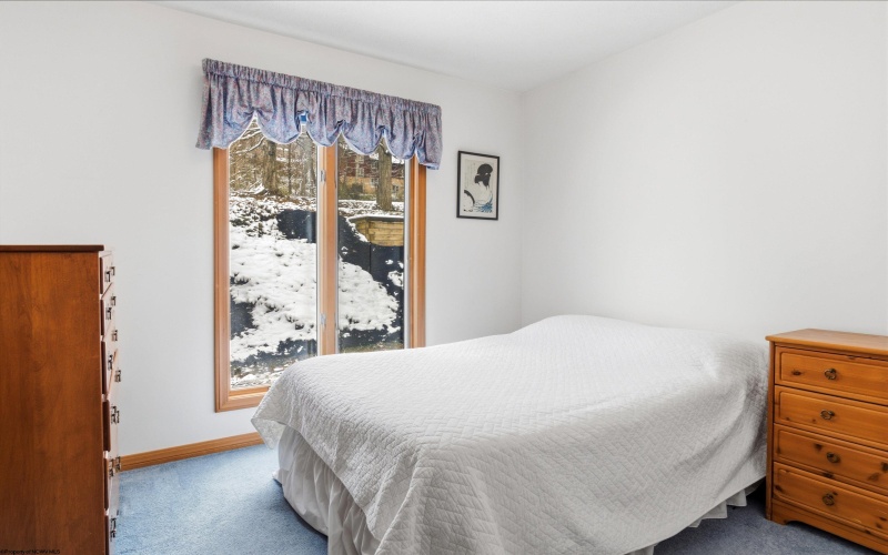 959 Southpoint Circle, Morgantown, West Virginia 26505, 6 Bedrooms Bedrooms, 10 Rooms Rooms,3 BathroomsBathrooms,Single Family Detached,For Sale,Southpoint,10163769