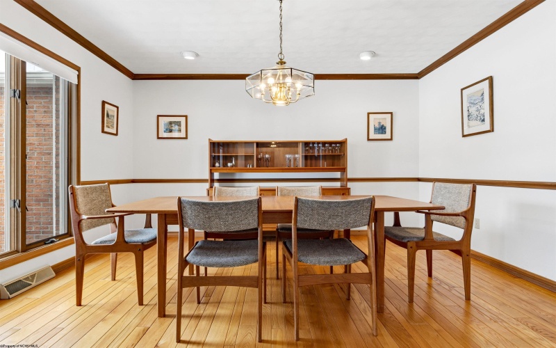 959 Southpoint Circle, Morgantown, West Virginia 26505, 6 Bedrooms Bedrooms, 10 Rooms Rooms,3 BathroomsBathrooms,Single Family Detached,For Sale,Southpoint,10163769