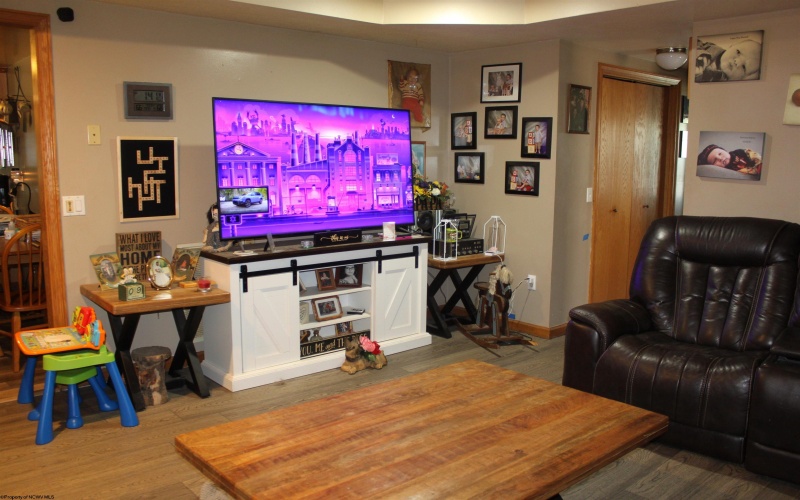 992 Holly River Road, Webster Springs, West Virginia 26288, 5 Bedrooms Bedrooms, 13 Rooms Rooms,2 BathroomsBathrooms,Single Family Detached,For Sale,Holly River,10163770