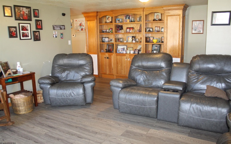 992 Holly River Road, Webster Springs, West Virginia 26288, 5 Bedrooms Bedrooms, 13 Rooms Rooms,2 BathroomsBathrooms,Single Family Detached,For Sale,Holly River,10163770