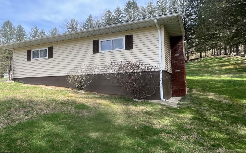 166 Dry Fork Road, Weston, West Virginia 26452, 4 Bedrooms Bedrooms, 11 Rooms Rooms,3 BathroomsBathrooms,Single Family Detached,For Sale,Dry Fork,10163775