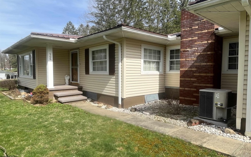 166 Dry Fork Road, Weston, West Virginia 26452, 4 Bedrooms Bedrooms, 11 Rooms Rooms,3 BathroomsBathrooms,Single Family Detached,For Sale,Dry Fork,10163775