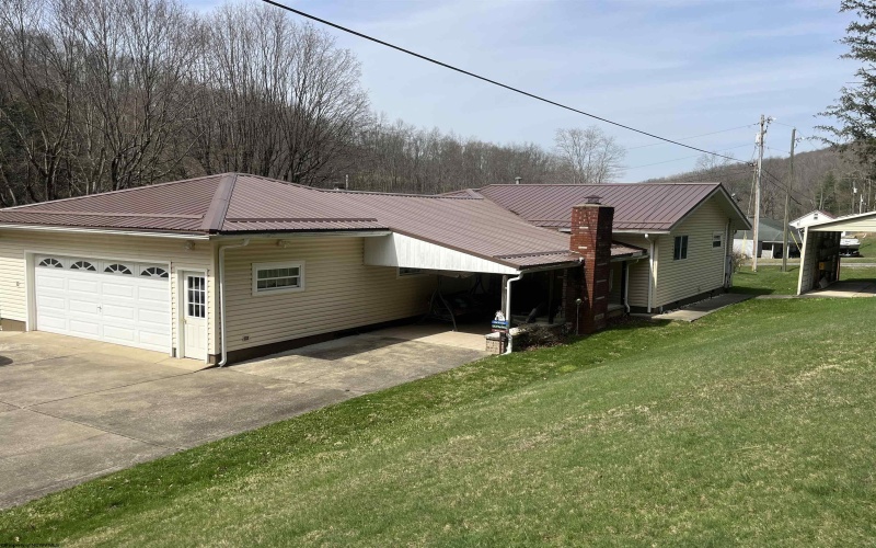 166 Dry Fork Road, Weston, West Virginia 26452, 4 Bedrooms Bedrooms, 11 Rooms Rooms,3 BathroomsBathrooms,Single Family Detached,For Sale,Dry Fork,10163775