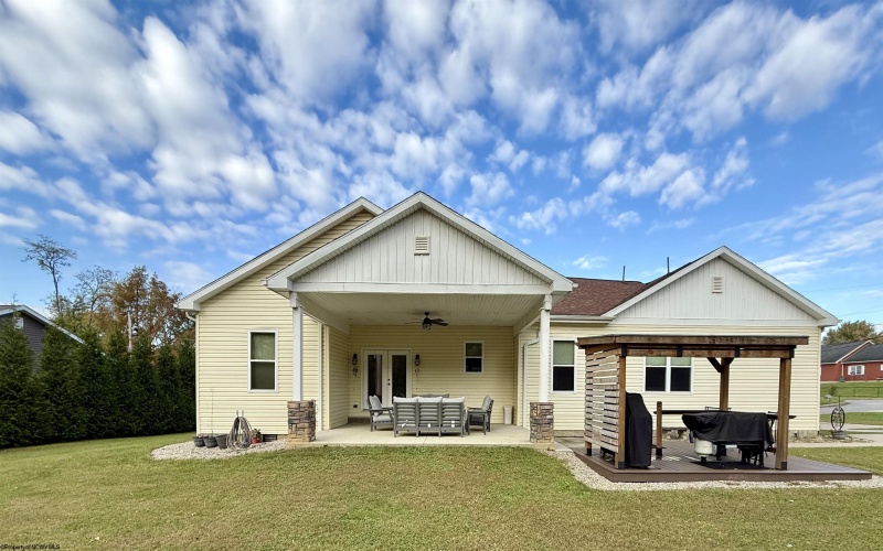 1703 Union Street, Fairmont, West Virginia 26554, 4 Bedrooms Bedrooms, 7 Rooms Rooms,2 BathroomsBathrooms,Single Family Detached,For Sale,Union,10163774