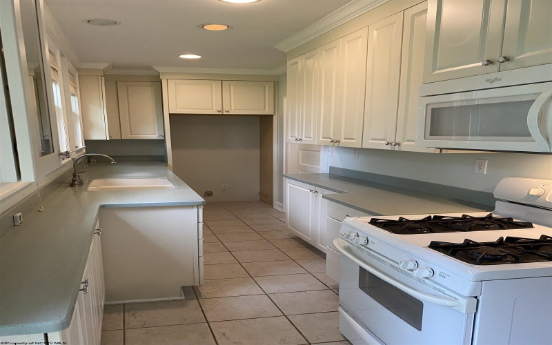 28 Central Avenue, Buckhannon, West Virginia 26201-4033, 5 Bedrooms Bedrooms, 10 Rooms Rooms,2 BathroomsBathrooms,Single Family Detached,For Sale,Central,10163778