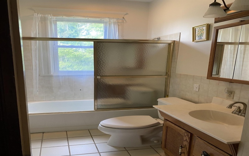 28 Central Avenue, Buckhannon, West Virginia 26201-4033, 5 Bedrooms Bedrooms, 10 Rooms Rooms,2 BathroomsBathrooms,Single Family Detached,For Sale,Central,10163778