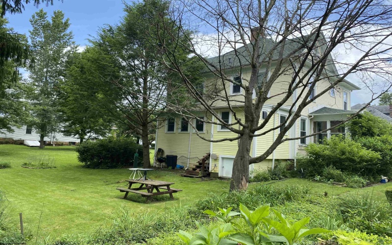 28 Central Avenue, Buckhannon, West Virginia 26201-4033, 5 Bedrooms Bedrooms, 10 Rooms Rooms,2 BathroomsBathrooms,Single Family Detached,For Sale,Central,10163778