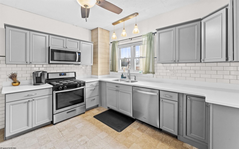 524 Melrose Street, Morgantown, West Virginia 26505, 3 Bedrooms Bedrooms, 6 Rooms Rooms,1 BathroomBathrooms,Single Family Detached,For Sale,Melrose,10163773 524 Melrose Street, Morgantown, West Virginia 26505, 3 Bedrooms Bedrooms, 6 Rooms Rooms,1 BathroomBathrooms,Single Family Detached,For Sale,Melrose,10163773