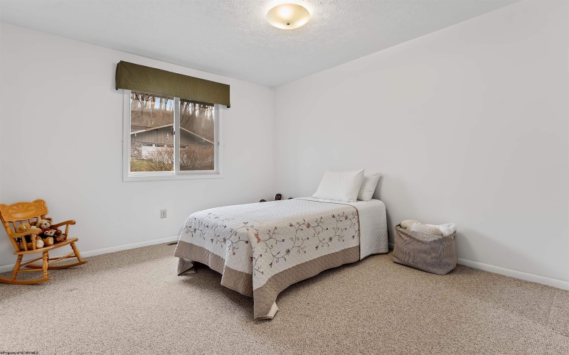 237 Poplar Drive, Morgantown, West Virginia 26505, 4 Bedrooms Bedrooms, 10 Rooms Rooms,3 BathroomsBathrooms,Single Family Detached,For Sale,Poplar,10163799