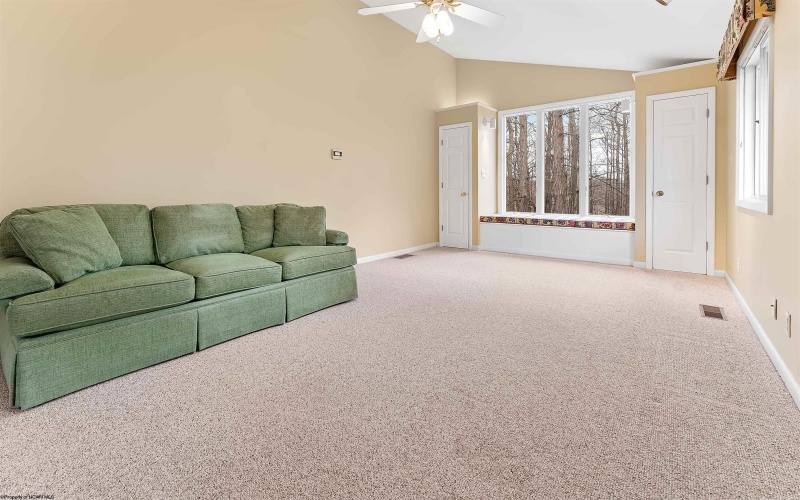 237 Poplar Drive, Morgantown, West Virginia 26505, 4 Bedrooms Bedrooms, 10 Rooms Rooms,3 BathroomsBathrooms,Single Family Detached,For Sale,Poplar,10163799